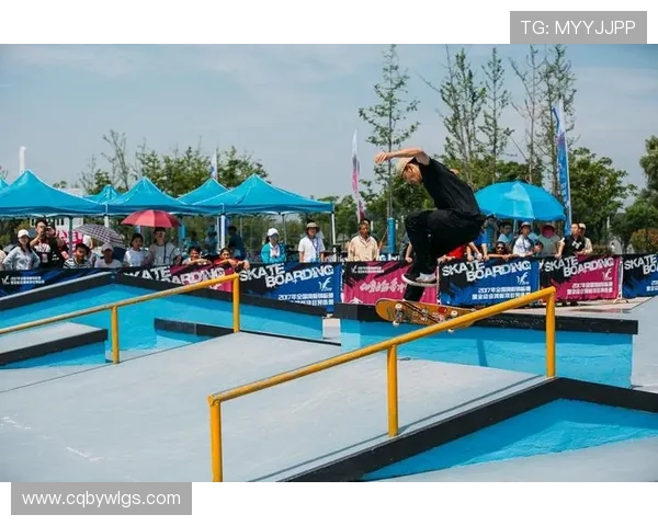 重庆街舞队在滑板精英赛中的节奏表现分析与精彩瞬间回顾